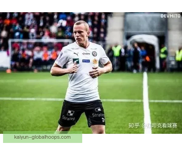 埃斯在新赛季展现攻防平衡，状态逐渐回暖值得关注