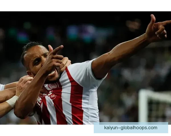 Foden 训练中的表现稳健，备受队友关注与赞赏。