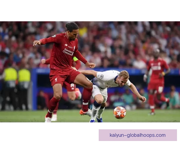 范戴克本赛季英超表现稳健,持续展现顶级后卫竞争力 范戴克本赛季英超表现稳健,持续展现顶级后卫竞争力